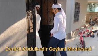 Mevlana sahibuz zaman kutbul Arif’in Şeyh Ahmed Elkadirinin Denizli Abdulkadir Geylani MEDRESESİ.